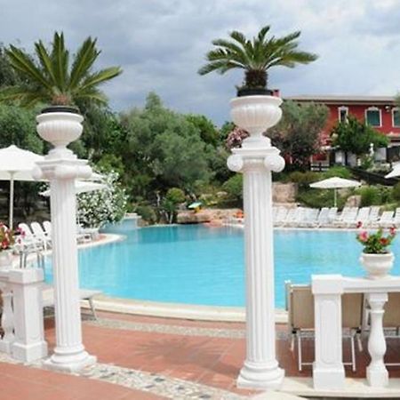 Hotel Villa Pigalle Тецце-суль-Брента Экстерьер фото
