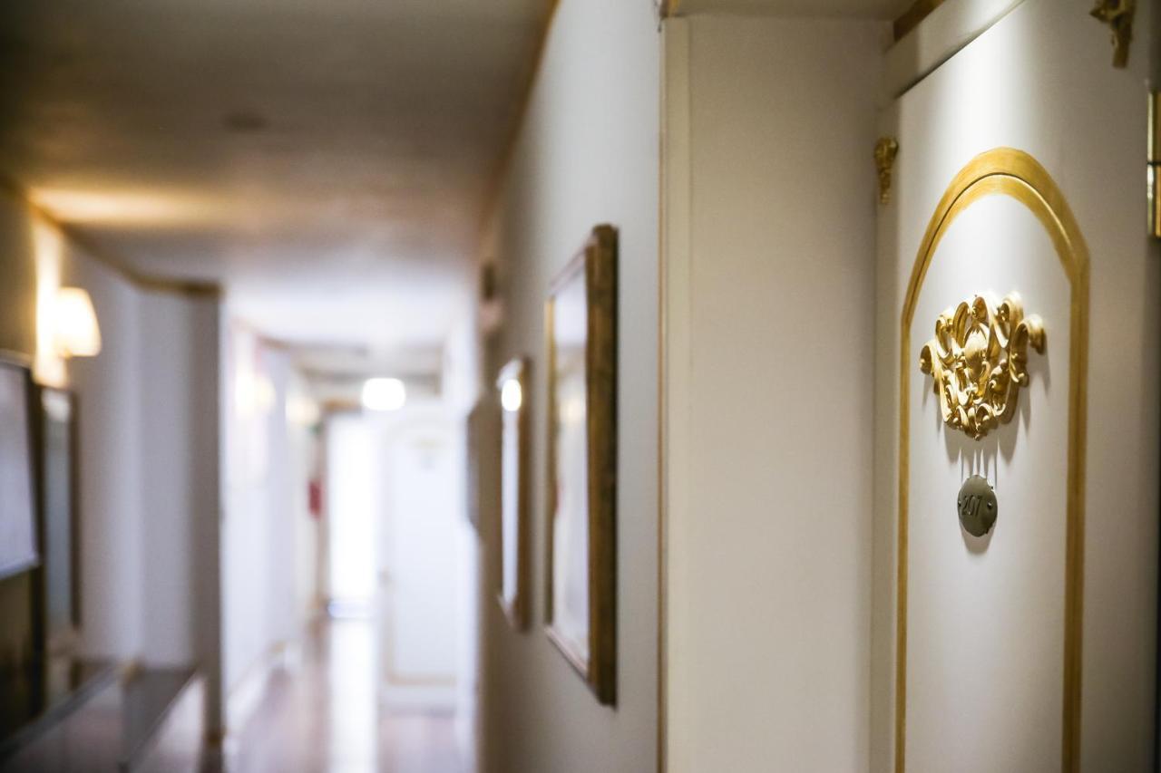 Hotel Villa Pigalle Тецце-суль-Брента Экстерьер фото