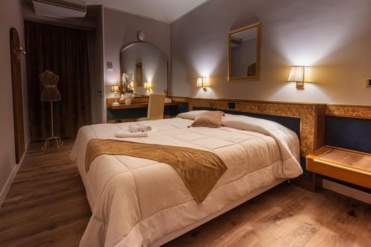 Hotel Villa Pigalle Тецце-суль-Брента Экстерьер фото