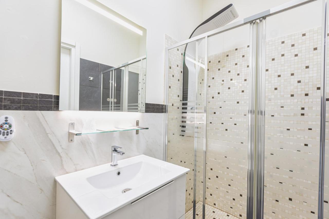Hotel Villa Pigalle Тецце-суль-Брента Экстерьер фото