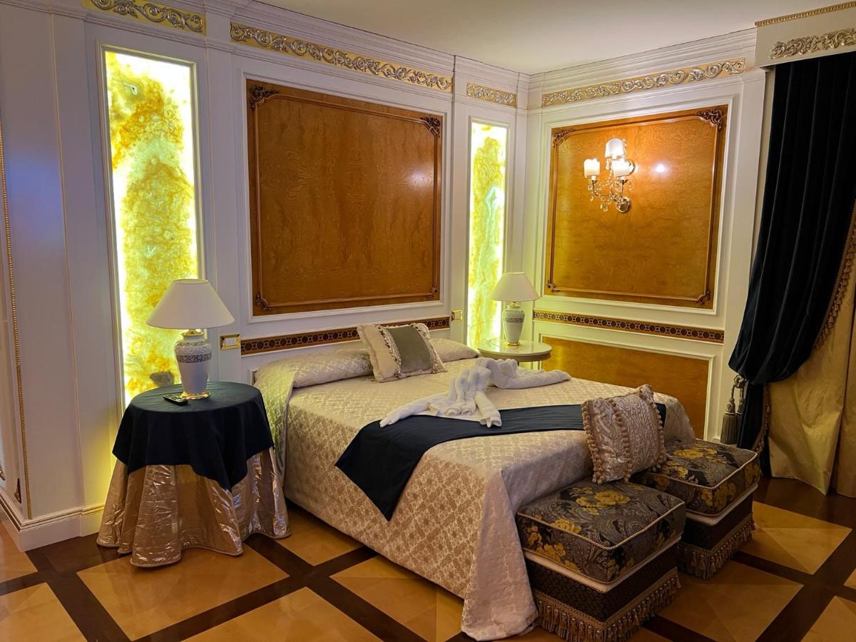 Hotel Villa Pigalle Тецце-суль-Брента Экстерьер фото