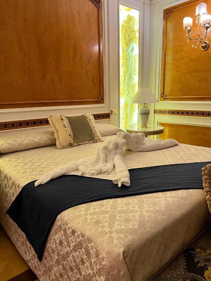 Hotel Villa Pigalle Тецце-суль-Брента Экстерьер фото